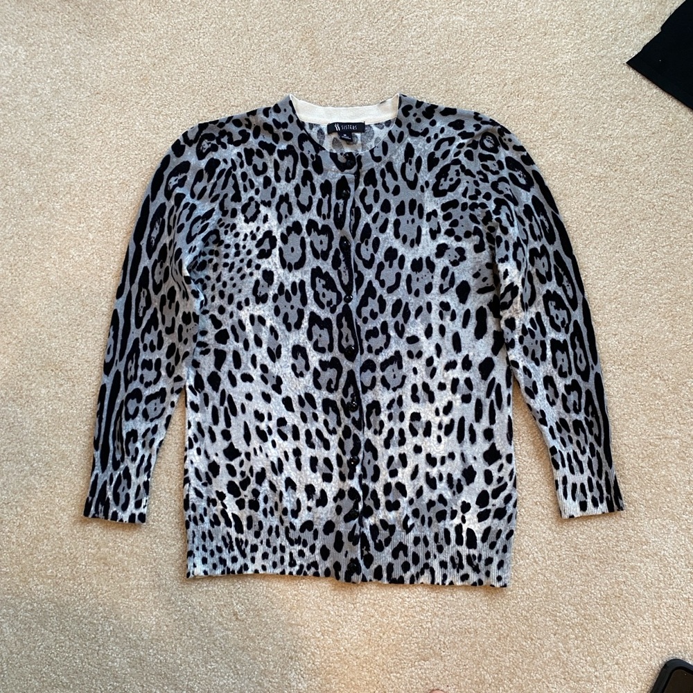 ii Sisters leopard button cardigan- M